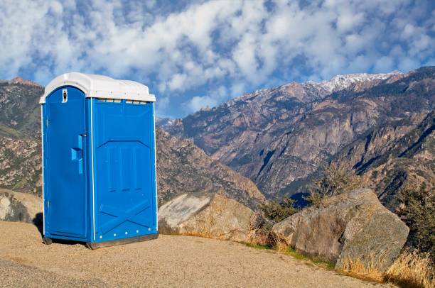 Best VIP or Luxury Restroom Trailers  in Vinton, VA
